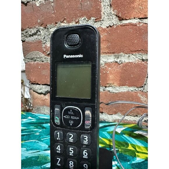 Panasonic KX-TGFA30 M DECT 6.0 Cordless Handset for KX-TGF38 Series and Charger - Picture 2 of 8